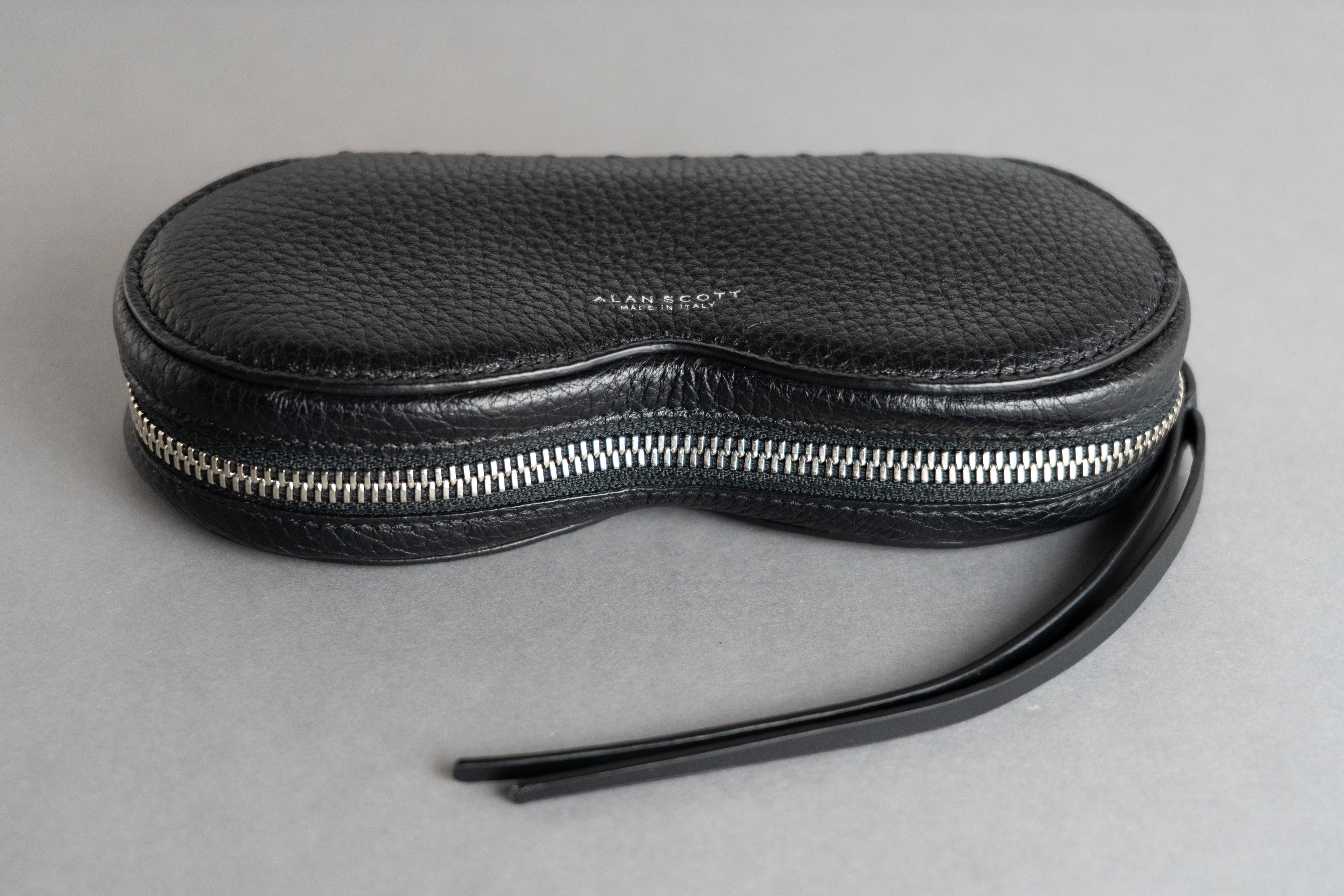 GOSHAWK TRAVEL EYEGLASS CASE