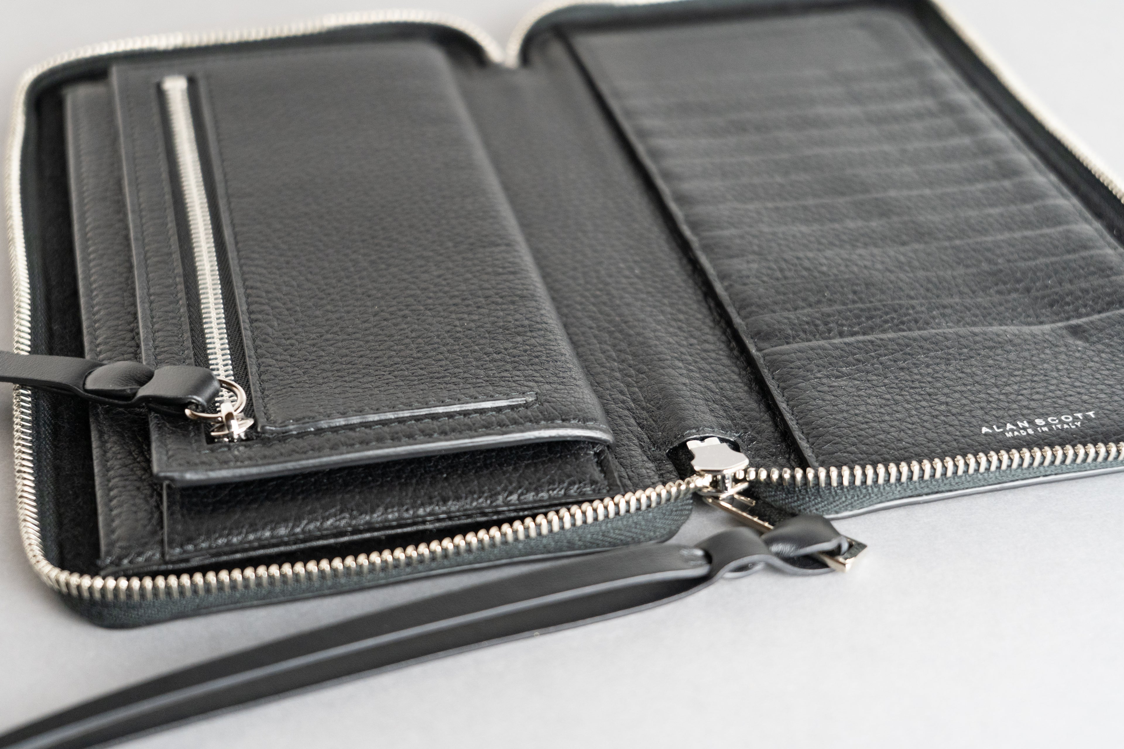 GOSHAWK TRAVEL ORGANISER