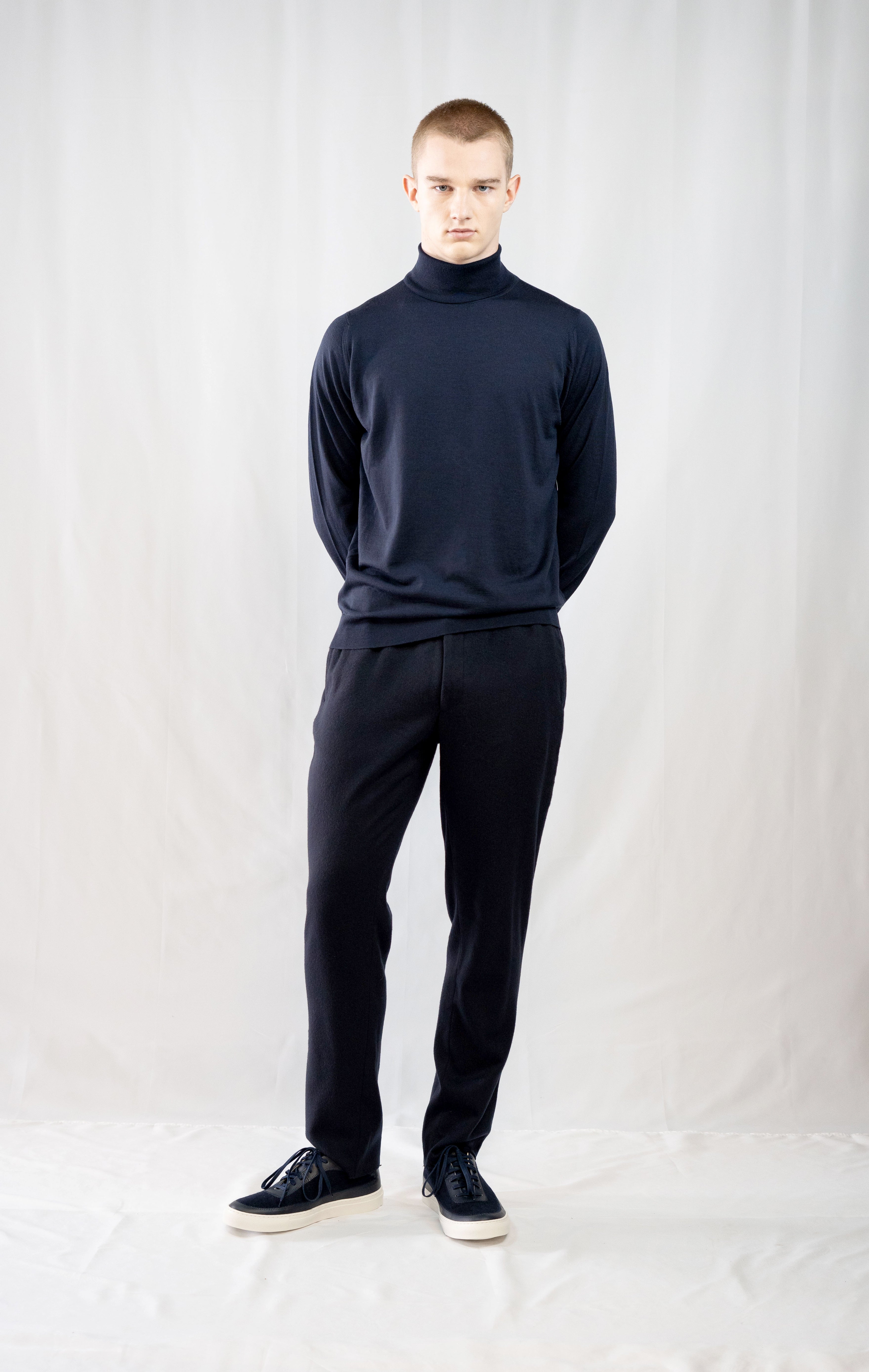 KESTREL KNIT ROLL NECK navy