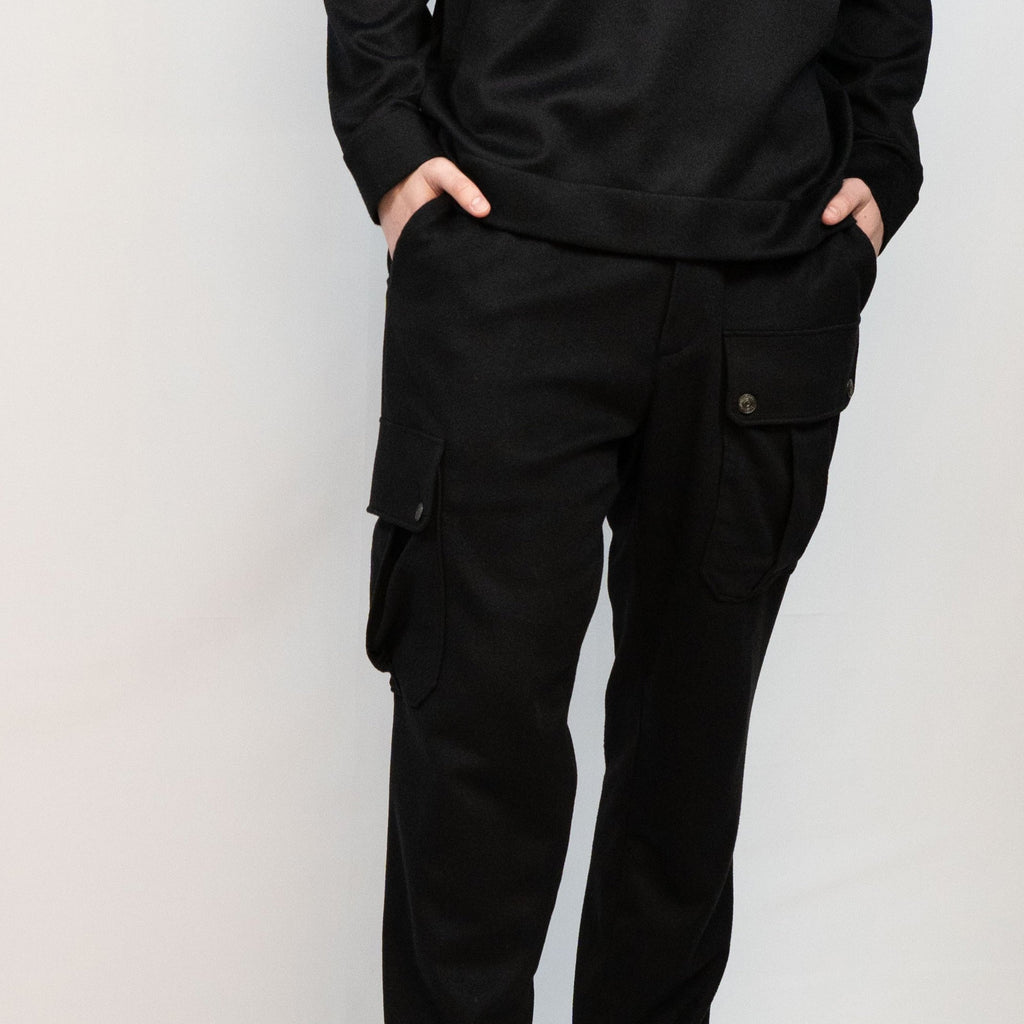 カシミアストレッチカーゴパンツ